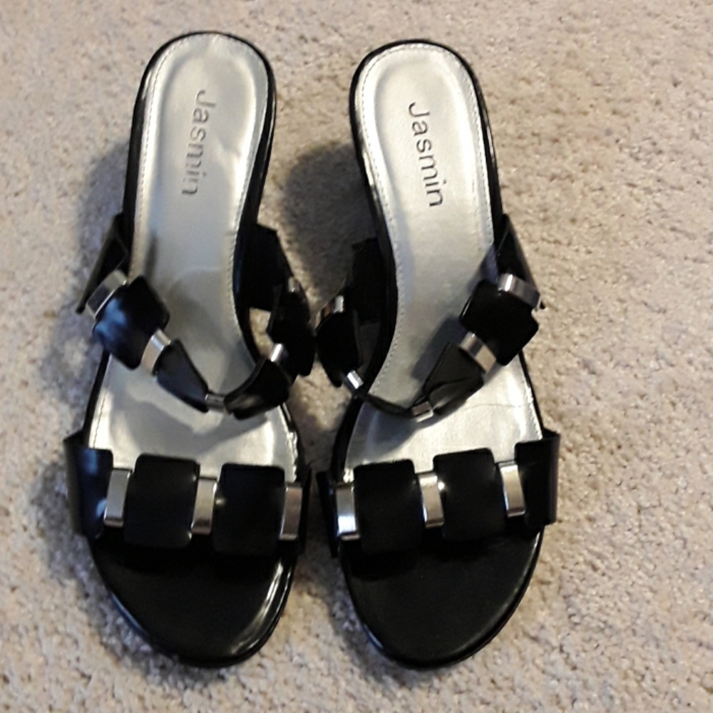 Shoes - Picture 2 of 3